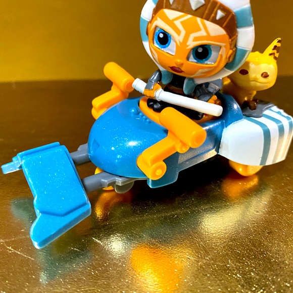 DISNEY DOORABLES STAR WARS BALACTIC CRUISERS AHSOKA TANO 3” CAT ON BACK - Picture 7 of 9